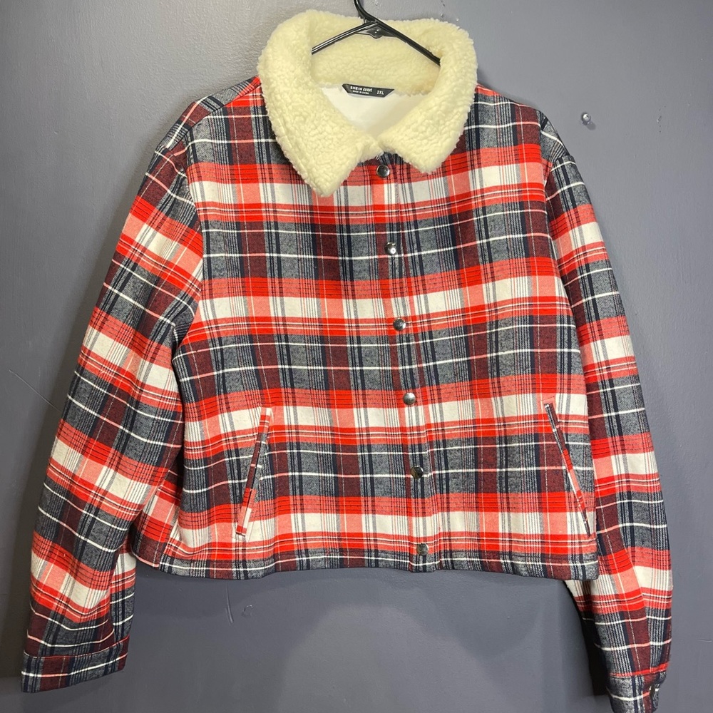Curve Plaid Cropped Shacket